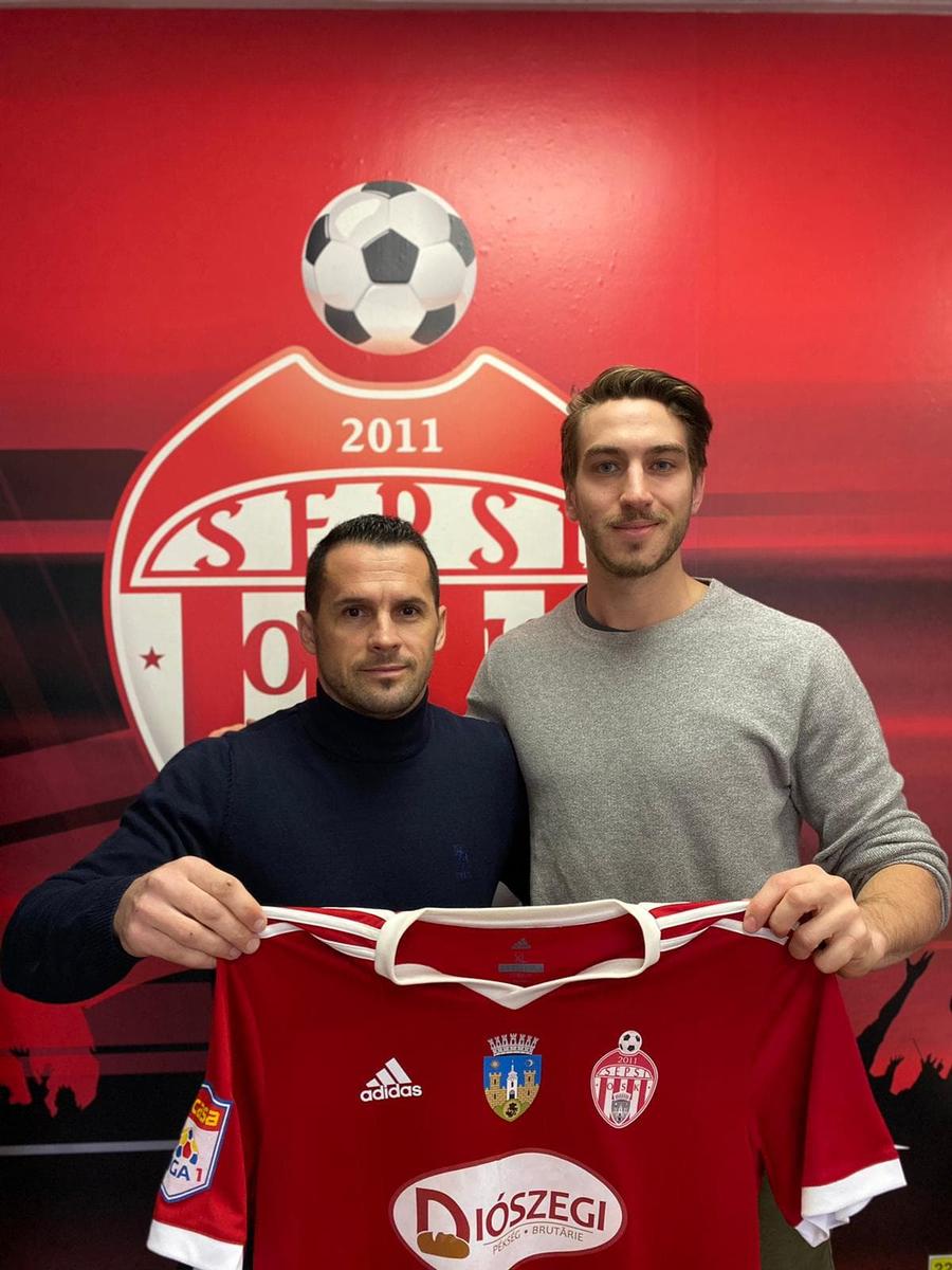 Simone Rapp, prezentat oficial la Sepsi Sf. Gheorghe Uriaș adus de Sepsi, după ce a ratat transferul lui Kyle Lafferty » În 2018, a costat 1 milion de euro