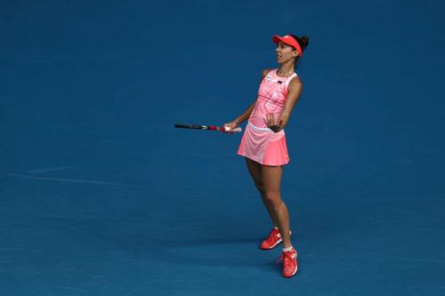 Mihaela Buzărnescu (32 de ani, 138 WTA) a fost eliminată, duminică, în primul tur de la Phillip Island Trophy (Melbourne) de Jil Belen Teichmann (23 de ani, 58 WTA), scor 7-6(5), 3-6, 3-6. Confruntarea a produs și un conflict.