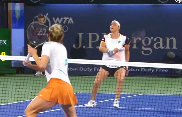 Nici la demonstrative nu vezi așa ceva! Halep și Jabeur, schimbul începutului de an în tenisul feminin
