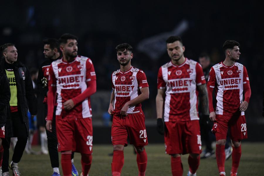 Dinamo n-a mai câștigat de opt meciuri în Liga 1, fiind în acest moment pe loc de retrogradare directă în L2// FOTO: Cristi Preda Liviu Ciobotariu: „Dacă nu aveam contract, semnam cu Dinamo! Va rămâne în inima mea tot timpul”
