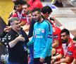 Dinamo a fost învinsă de Barcelona, scor 30-35, în grupa B a Ligii Campionilor la handbal masculin. Valentin Ghionea (37 de ani), extrema dreaptă a campioanei României, crede că experiența superioară a catalanilor a făcut diferența în final.