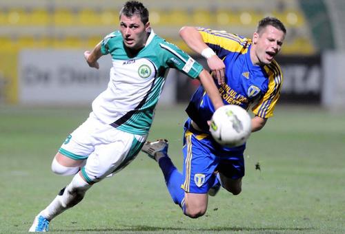 Alin Stoica, pe vremea când juca la Chiajna, într-un meci cu Petrolul. Sursă: sportpictures.eu