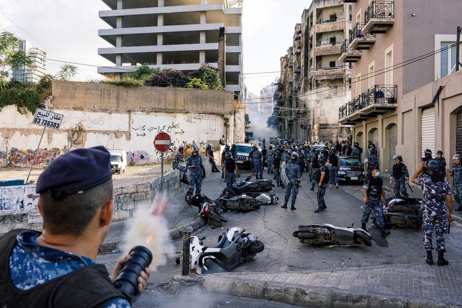Pe final de 2019, străzile Beirutului erau umplute de mii de oameni înarmați, revoltați de noul set de taxe anunțat de guvernul lui Saad Hariri.// FOTO: Imago Liviu Ciobotariu: „Dacă nu aveam contract, semnam cu Dinamo! Va rămâne în inima mea tot timpul”