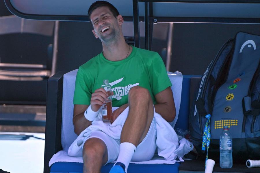 Djokovic e un luptător, cum putea să fie altfel în războiul cu vaccinul? (foto: Imago) Brazda lui Novak