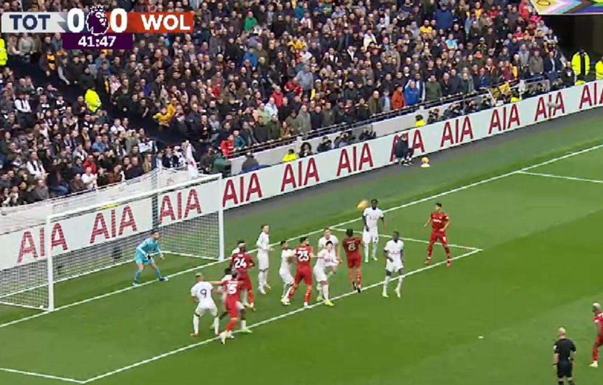 Greșeala apărării lui Tottenham cu Wolves