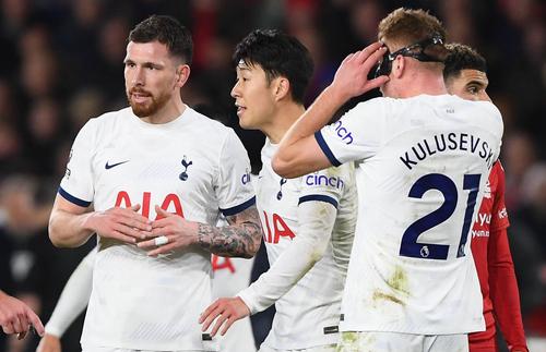 Heung-min Son (31 de ani), căpitanul lui Tottenham, a revenit de la Cupa Asiei și a găsit două fețe noi în vestiarul lui Spurs, pe Timo Werner și românul Radu Drăgușin. Foto: Imago