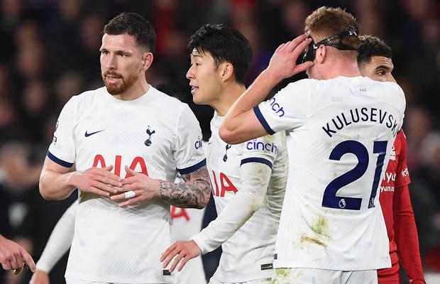 Son, primul contact direct cu Drăgușin » Cum a reacționat căpitanul lui Tottenham
