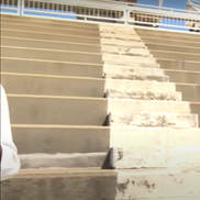 Stadionul Mmabatho, o arenă originală și neîngrijită din Africa de Sud / Sursa foto: Newzroom Afrika (YouTube, captură de ecran)