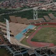 Stadionul Mmabatho, o arenă originală și neîngrijită din Africa de Sud / Sursa foto: Newzroom Afrika (YouTube, captură de ecran)