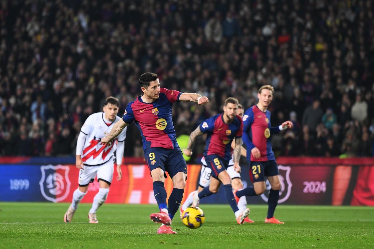 Barcelona - Rayo Vallecano 1-0 » Catalanii preiau șefia în La Liga după un meci controversat. Cum s-a descurcat Rațiu: i-a făcut „ruleta” lui Raphinha
