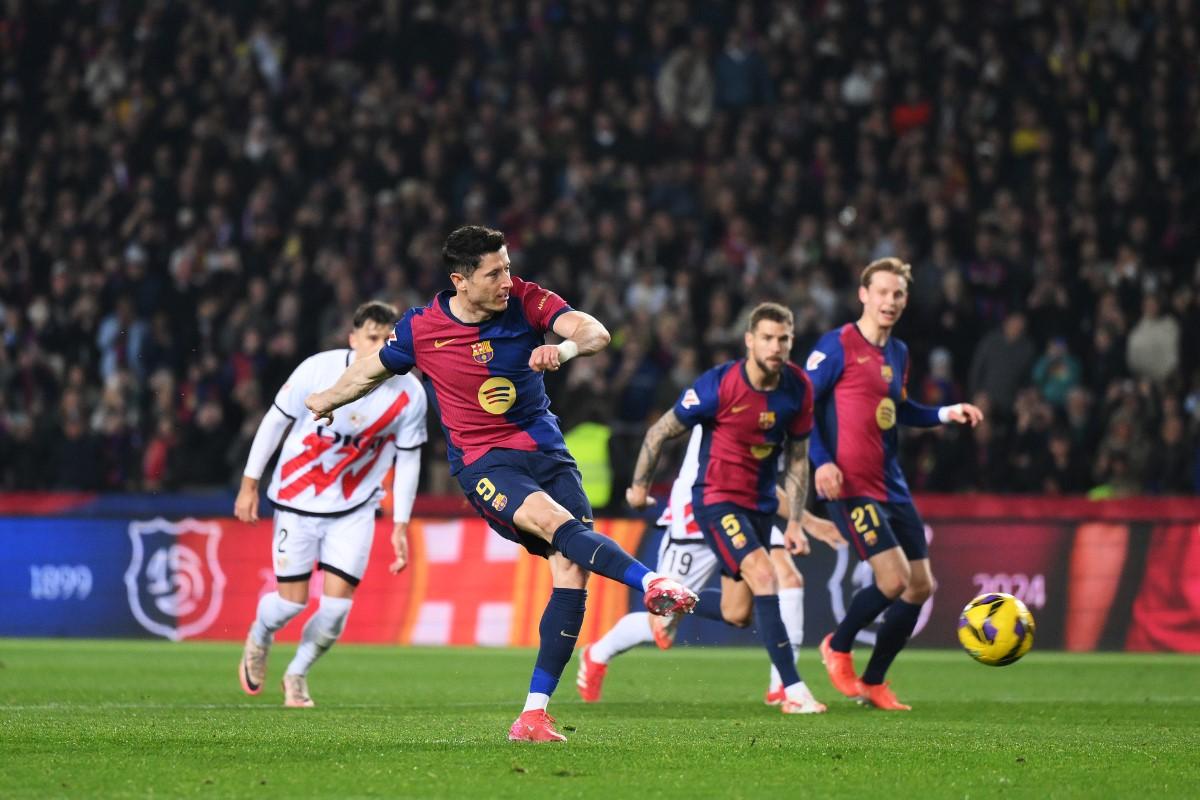 Barcelona - Rayo Vallecano 1-0 » Catalanii preiau șefia în La Liga după un meci controversat. Cum s-a descurcat Rațiu: i-a făcut „ruleta” lui Raphinha