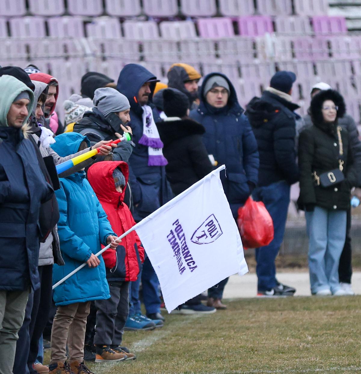 Emoții de toate felurile la Timișoara » Ultimul eveniment pe „Dan Păltinișanu”, suporterii și-au luat rămas bun de la „Monumentalul” violet