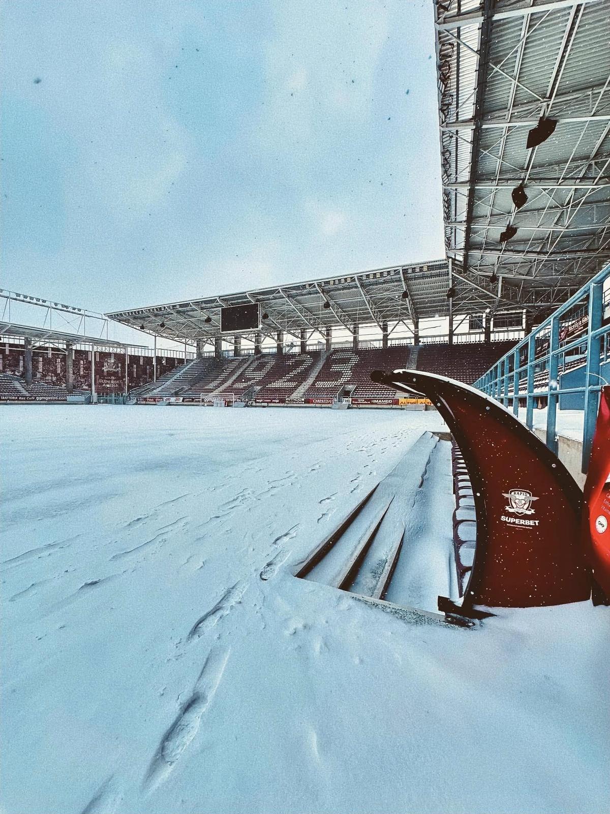 Cum arăta Giuleștiul cu 8 ore înainte de Rapid - FC Botoșani » Mesajul clubului: „Cod alb”