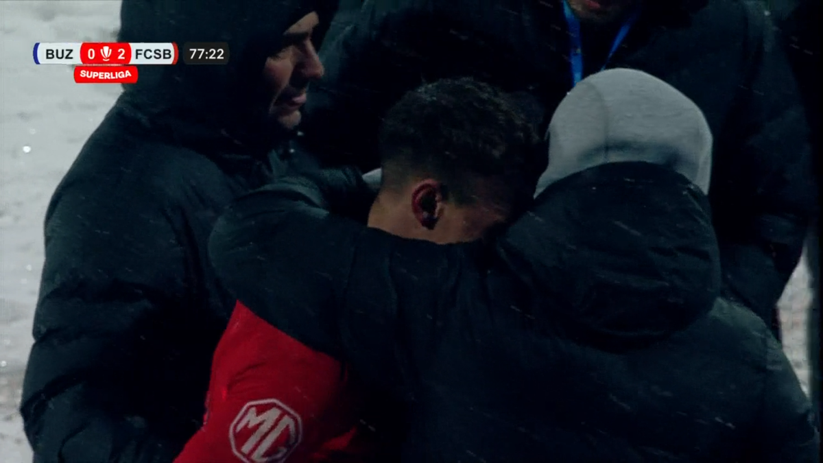 Lacrimi pe zăpadă! Consolat cu greu pe margine, după ce a fost schimbat la FCSB