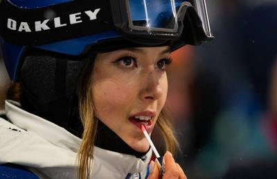 Eileen Gu nu suferă după argintul de la big air: „Rămân sportiva cu cele mai multe medalii din istorie”