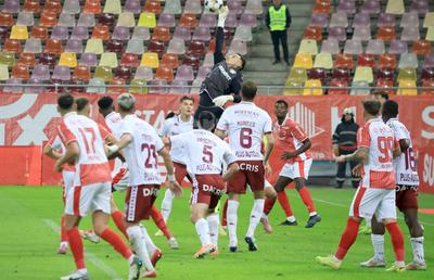 Lovitură în plin, cu 4 zile înainte de Rapid - Dinamo » S-a „rupt” și e OUT!