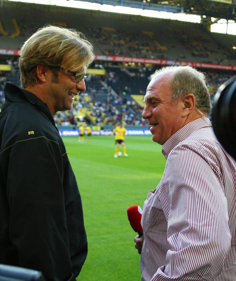 Jurgen Klopp și Uli Hoeness, într-o discuție amicală / Foto: Imago Uli Hoeness îl „înțeapă” pe Klopp: „Cum poți motiva pe cineva la Leipzig dacă tu ești la Salzburg și mâine în Brazilia?”