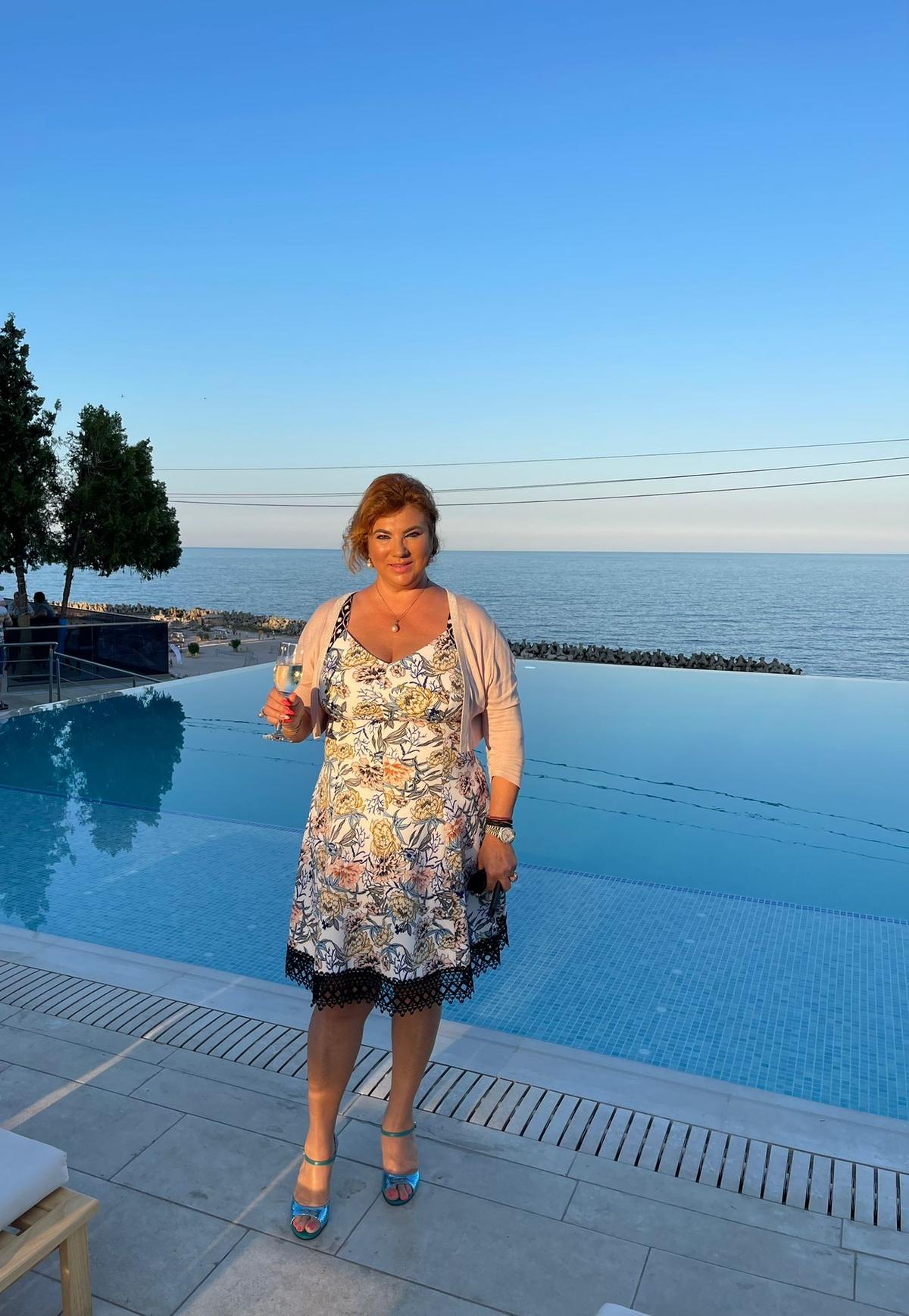 Hotelul lui Cristi Borcea, Pam-Beach Olimp