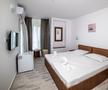 Hotelul lui Cristi Borcea, Pam-Beach Olimp