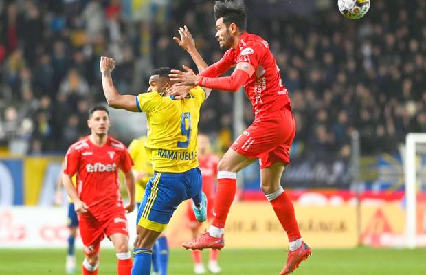 Petrolul o bate pe UTA cu un supergol marcat în minutul 90 » „Lupii galbeni”, lideri în play-out! Clasamentul ACUM