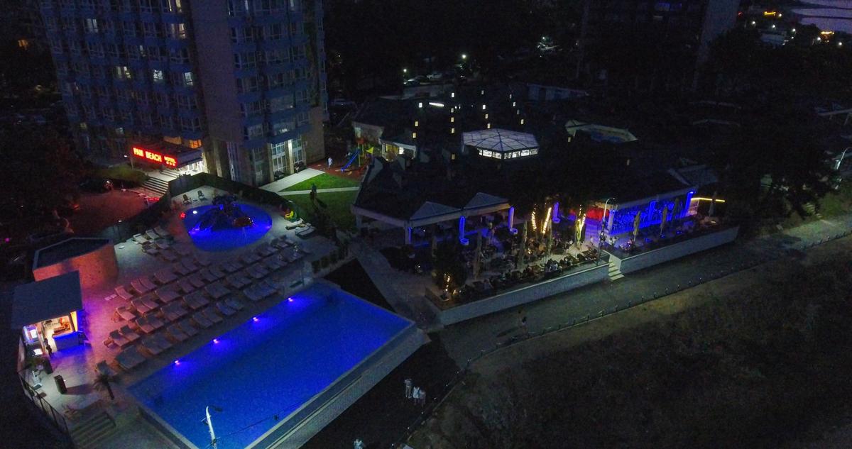 Hotelul lui Cristi Borcea, Pam-Beach Olimp