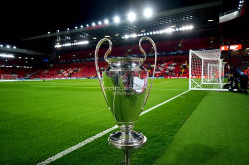 Astăzi, de la ora 13:00, se trag la sorți meciurile din faza „sferturilor” de finală din UEFA Champions League. Evenimentul va putea fi urmărit în format liveTEXT pe GSP.ro, dar și pe site-ul oficial al celor de la UEFA.