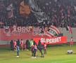 Hermannstadt a învins-o pe Dinamo, scor 3-0, în prima rundă din play-out-ul Superligii. Cei aproape 4.000 de „câini” prezenți în tribunele arenei din Sibiu și-au aplaudat favoriții.