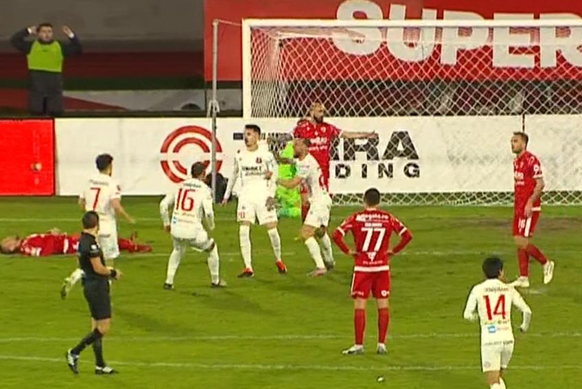 Hermannstadt primește vizita lui Dinamo în prima etapă din play-out. Meciul a început la ora 18:18, este liveTEXT pe GSP.RO și în direct la Prima Sport 1, Orange Sport 1 și Digi Sport 1.