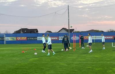 „Tricolorii” au primit mingea oficială de la EURO 2024. Imagini de la primul antrenament