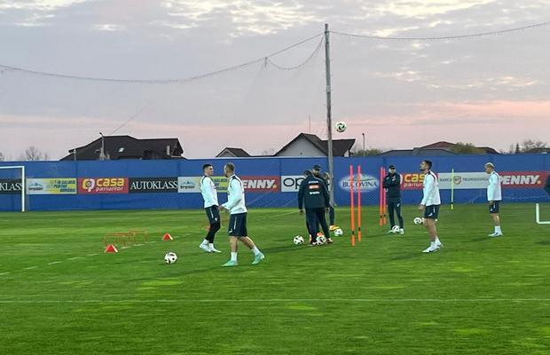 „Tricolorii” au primit mingea oficială de la EURO 2024. Imagini de la primul antrenament