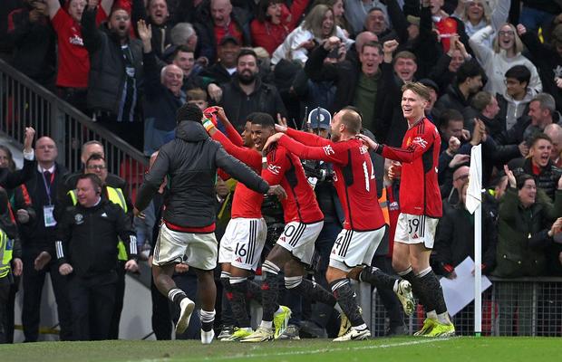 Au RĂBUFNIT după United - Liverpool: „Ce regulă absolut penibilă! Rușinos!”