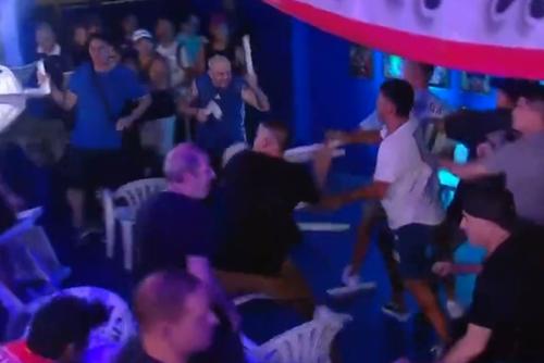 Ultrașii celor de la River Plate și Huracan s-au bătut ca în filme la meciul de box dintre Emanuel Lucero și Giuliano Canonigo.