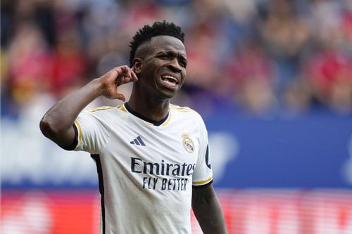 Vinicius Junior (23 de ani) a văzut cartonașul galben în victoria celor de la Real Madrid de pe terenul Osasunei, scor 4-2, din runda #29 din La Liga.