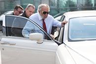 Ion Țiriac, surprins pe străzile din București cu o mașină din 2004 și peste 65.000 de kilometri la bord