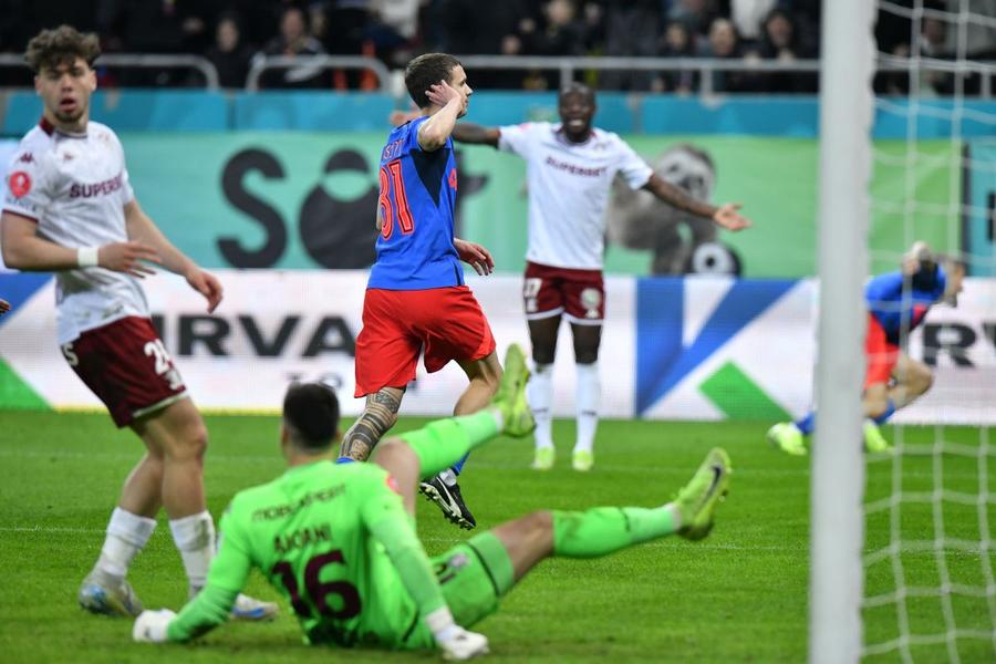 Patronul de la FCSB, fermecat de un jucător: „E de Real Madrid, de Barcelona” + Pe cine scoate din echipa de start: „O să aibă probleme”