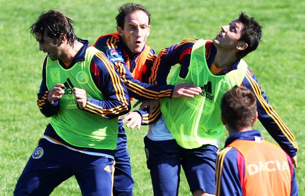 Un vârf legendar al naționalei României intervine în controversa Louis Munteanu: „Știți ce-mi povestea Chivu despre Mourinho și Ibrahimovic?”