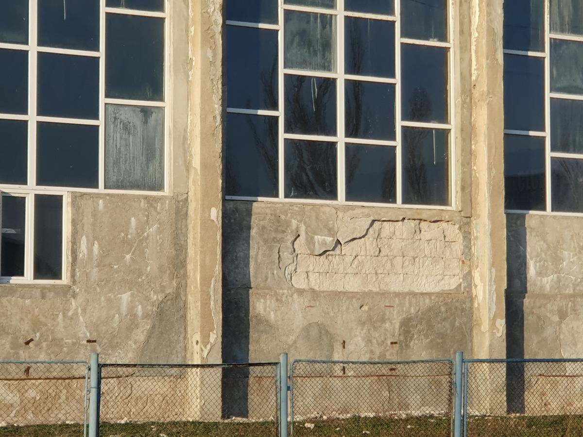 Bazin Vega Ploiești ruină