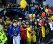 „Zidul galben”, din nou lângă jucătorii României » Apariție surpriză a unui jucător lângă sute de fani care au venit la antrenamentul „naționalei”