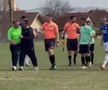 Incident șocant în Sibiu! Un fotbalist a fost CĂLCAT pe cap și umplut de sânge de suporterii și jucătorii adverși: „Am depus plângere penală”