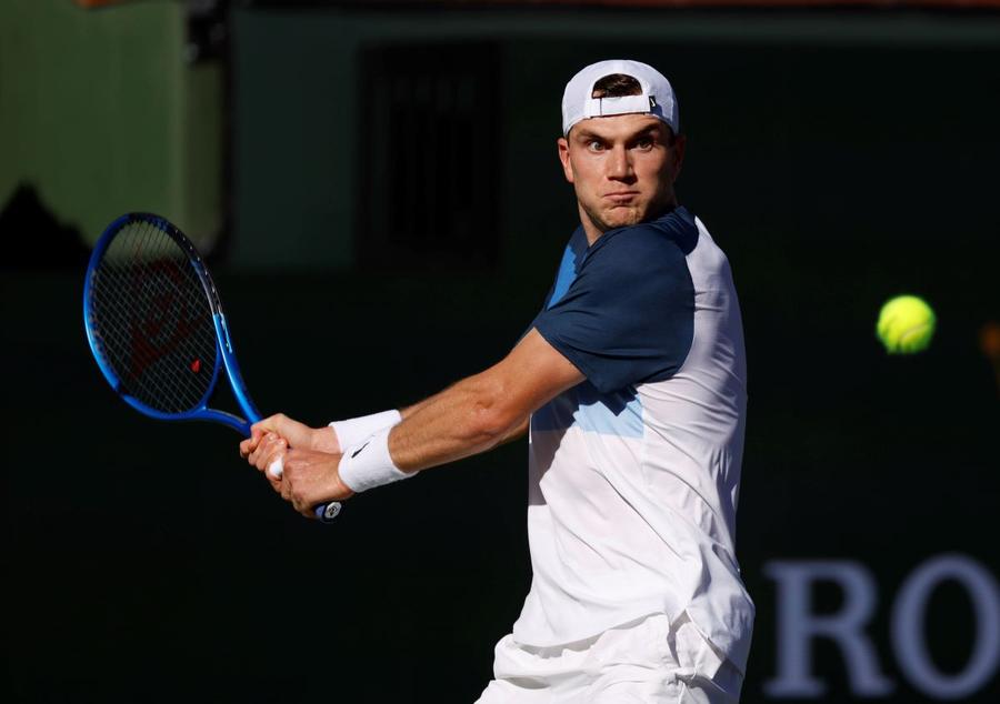 Jack Draper în acțiune la Indian Wells Foto: Imago Images Jack Draper e noul campion de la Indian Wells » Britanicul l-a dominat pe Holger Rune într-o finală-blitz