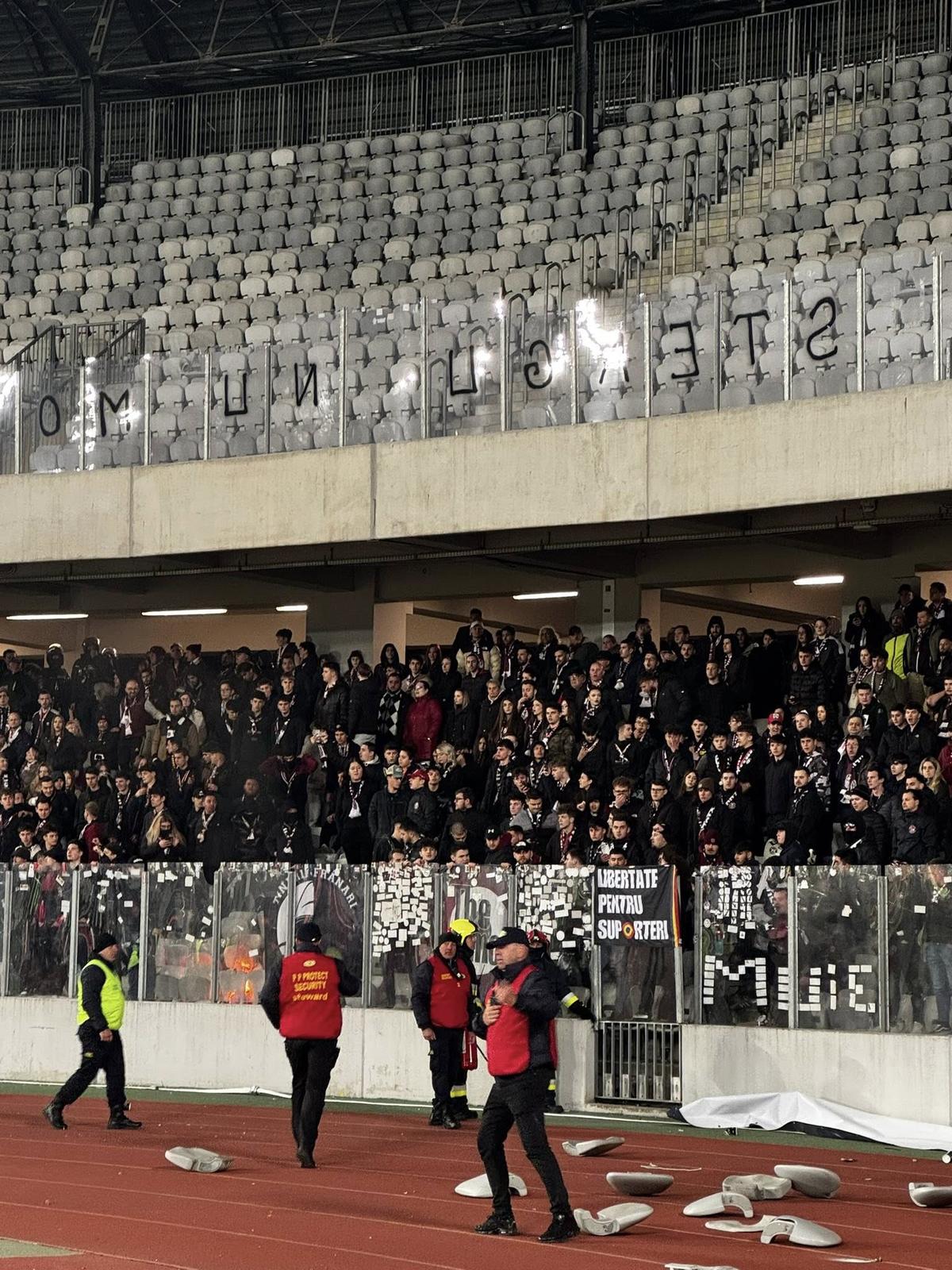 Dezastru pe Cluj Arena, după U Cluj - CFR // foto: Cristea Silviu (Facebook)