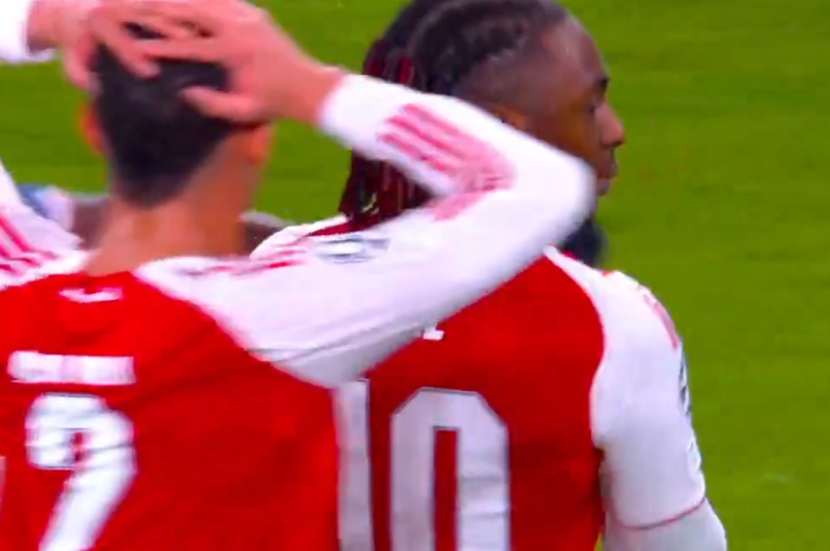 Gol senzațional în Arsenal - Leverkusen » Coechipierii și-au pus mâinile în cap