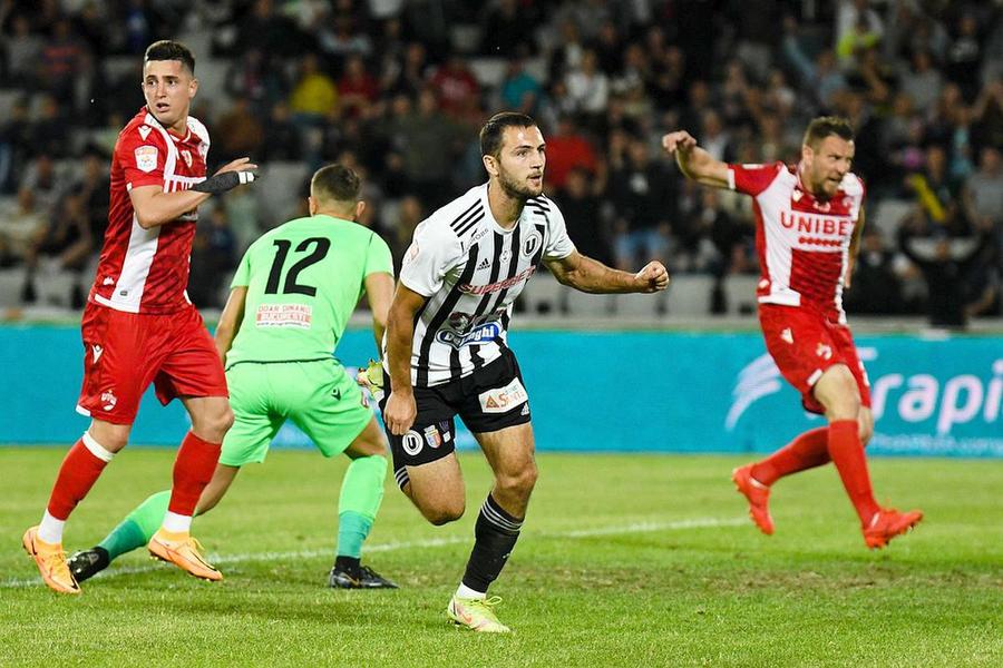 Alexandru Boiciuc a marcat în U Cluj - Dinamo (2-0) în mai 2022, un meci ce a readus formația din Ardeal în Liga 1 Coșmarul „câinilor” din 2022 prevede o mare surpriză: „O echipă completă” » De ce este nevoie pentru a produce șocul