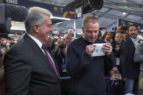 Antrenorul Hansi Flick a votat pentru Joan Laporta, ca și jucătorii Barcelonei / Foto: Imago