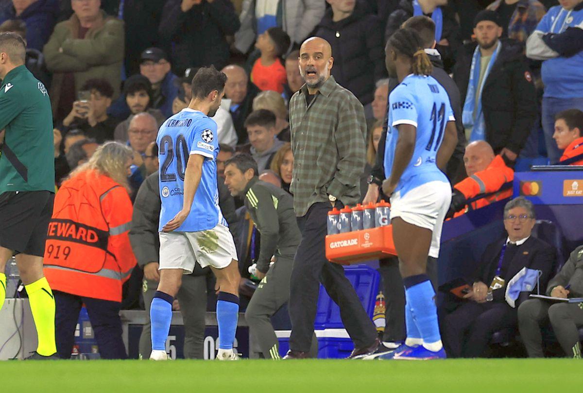 Fază incredibilă în City - Real Madrid » A vrut să-l păcălească pe arbitru, dar a fost eliminat