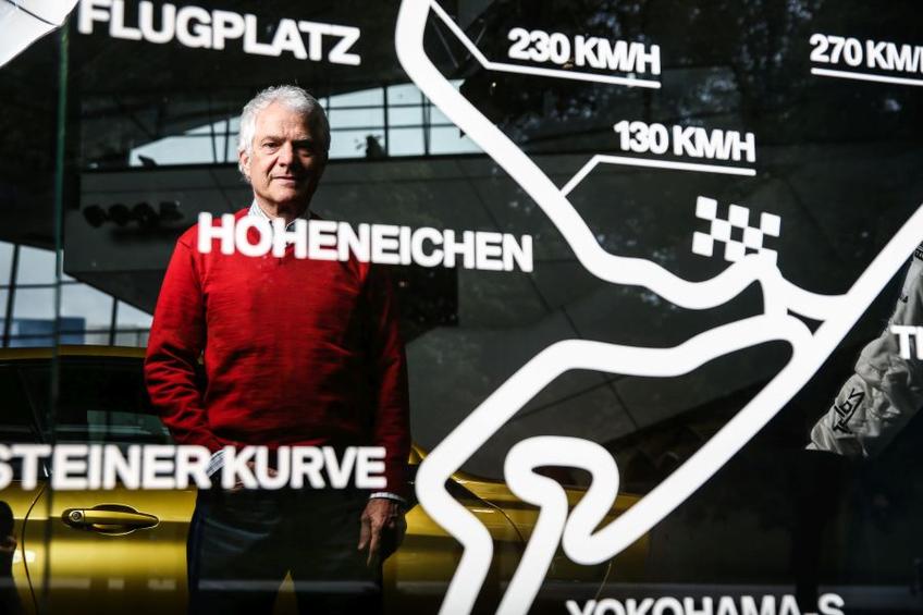 Andrei Bellu la sediul BMW Welt din Munchen, locul unde divizia M a celor de la BMW are un loc special amenajat // Foto: Dragoș Savu