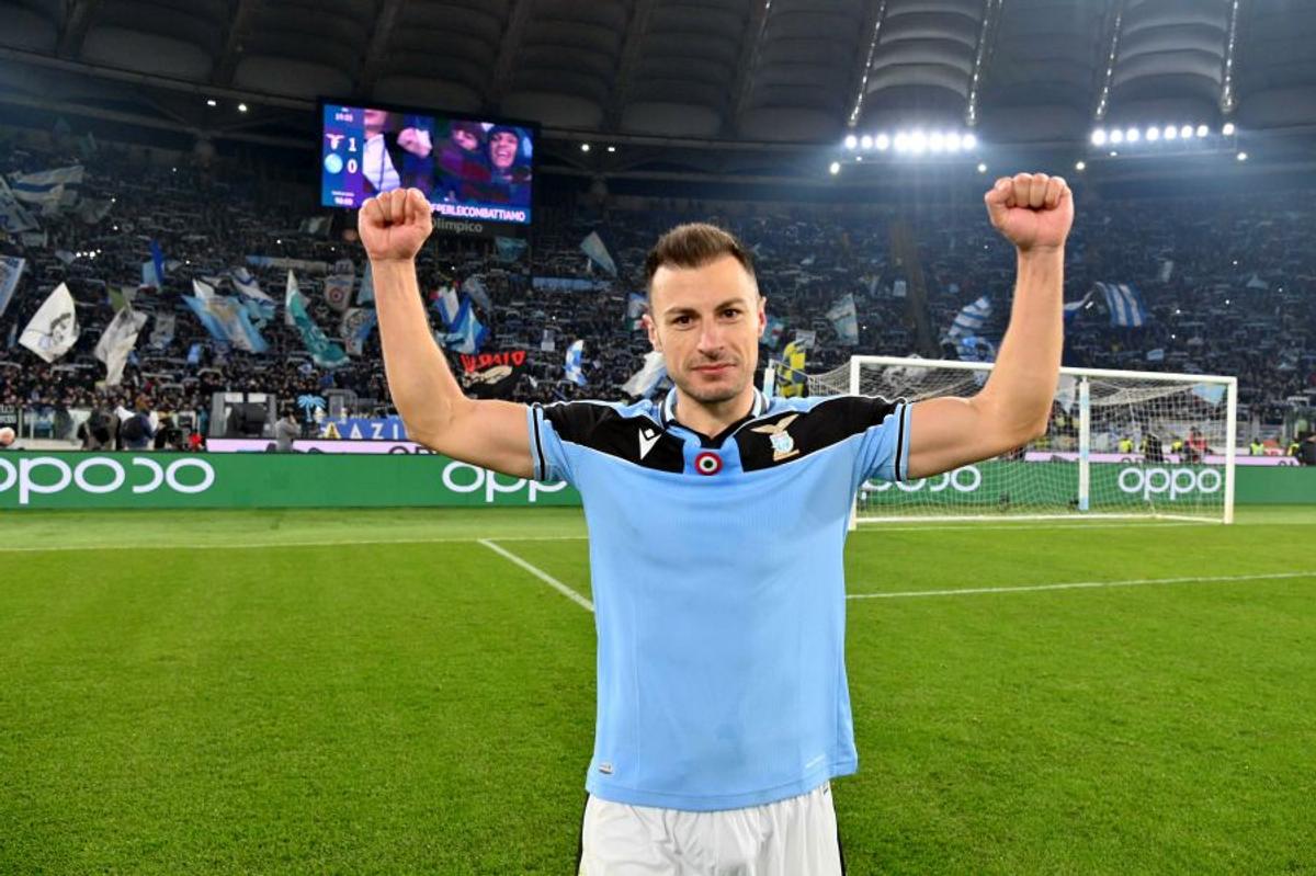 Ștefan Radu, cel mai dur jucător din istoria lui Lazio » Românul, aproape să conducă și topul prezențelor în tricoul biancocelesto