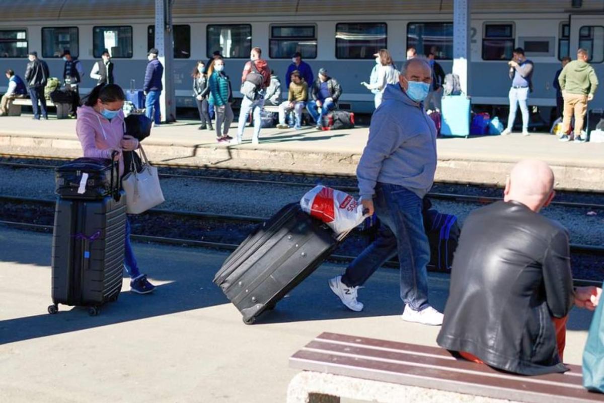 REPORTAJ. Pregătiri de Paște: ca-n „vremurile bune”, Capitala începe să se golească + număr uriaș de amenzi în România