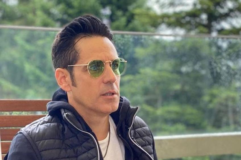 Ștefan Bănică, 53 de ani, cântăreț și actor, este unul dintre cei mai cunoscuți suporteri ai lui Dinamo.
