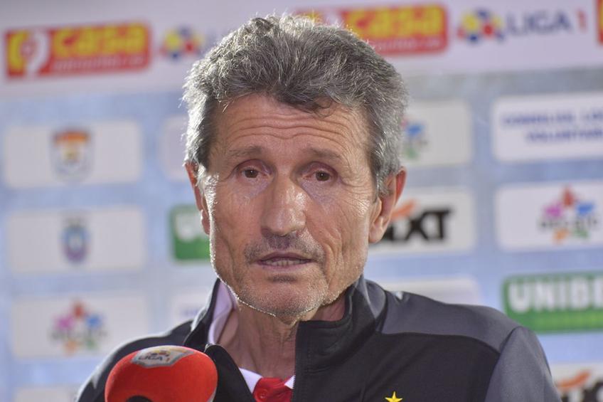 Gigi Mulțescu, 69 de ani, fostul antrenor al lui Dinamo, are încredere că Dusan Uhrin (53), înlocuitorul său, îi va salva pe „câini” de la retrogradare.